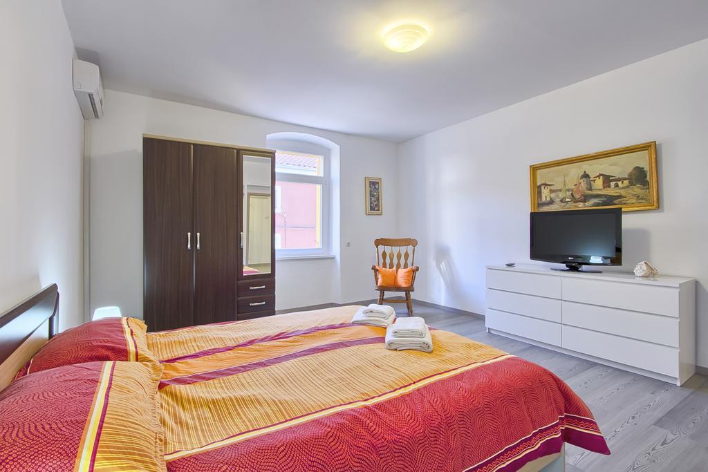Apartment Spagnolo City Πούλα Δωμάτιο φωτογραφία